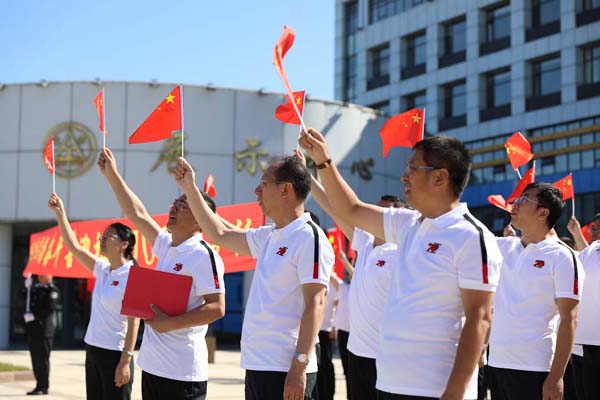 1571280431518920.jpg 領(lǐng)導(dǎo)11.jpg